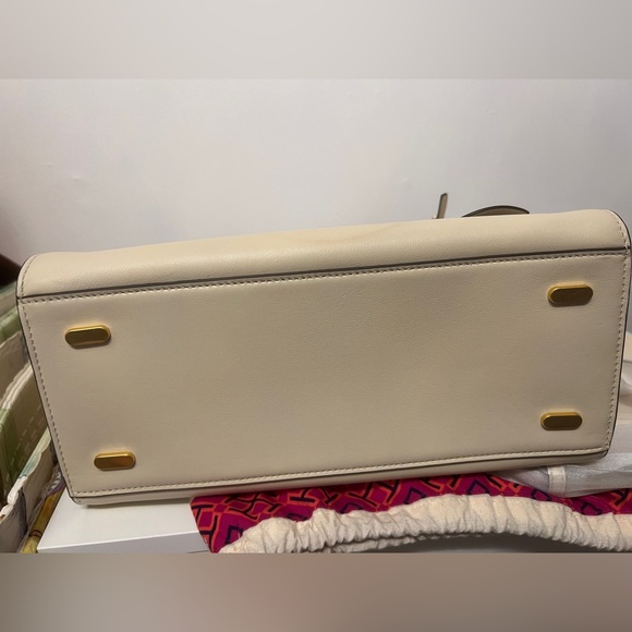 Lee Radziwill Double Bag contrasts - Picture 8 of 14